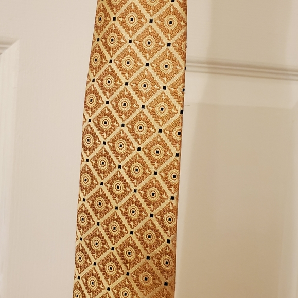 tie - Picture 3 of 3